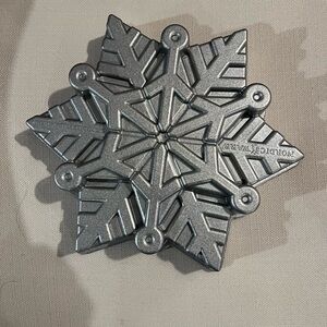 Nordic Ware Frozen Snowflake Cake Pan